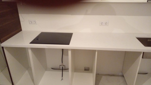 Столешница Technistone NOBLE ARETI BIANCO, н40, без борта, подстольная