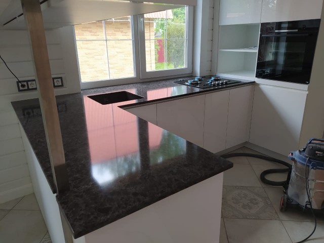Столешница Technistone NOBLE IMPERIAL GREY, н20, подстольная, полуостров, под окно
