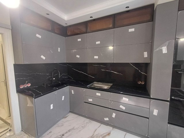 Кухня с бесшовной кварцевой поверхностью SmartQuartz Marquina