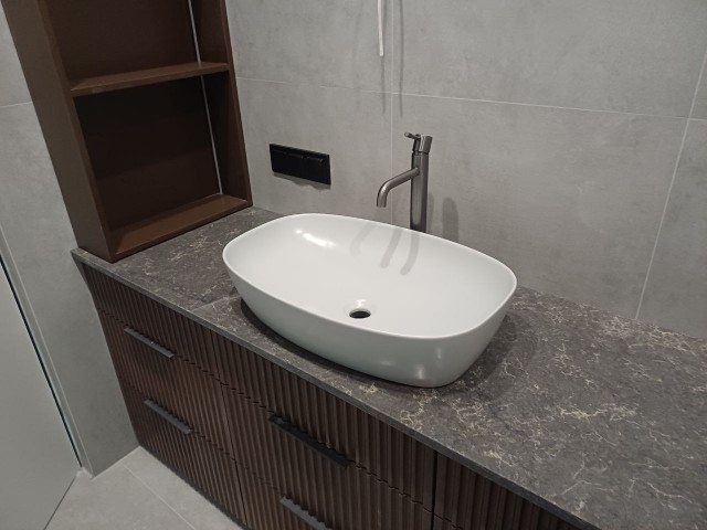 Столешница из кварца Radianz Napoli Beige NB278 для ванной комнаты